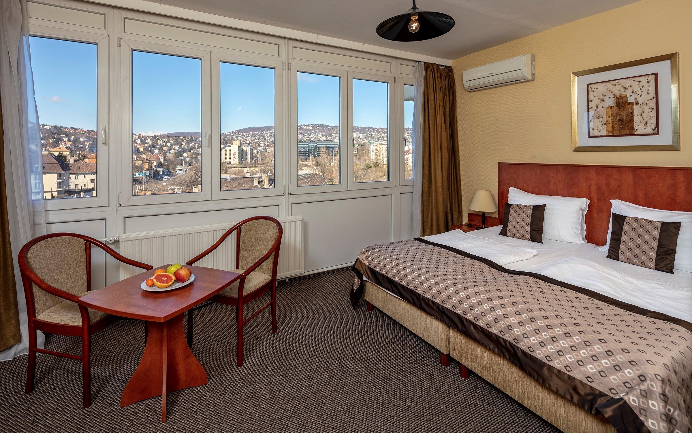 Hotel Charles Βουδαπέστη Εξωτερικό φωτογραφία