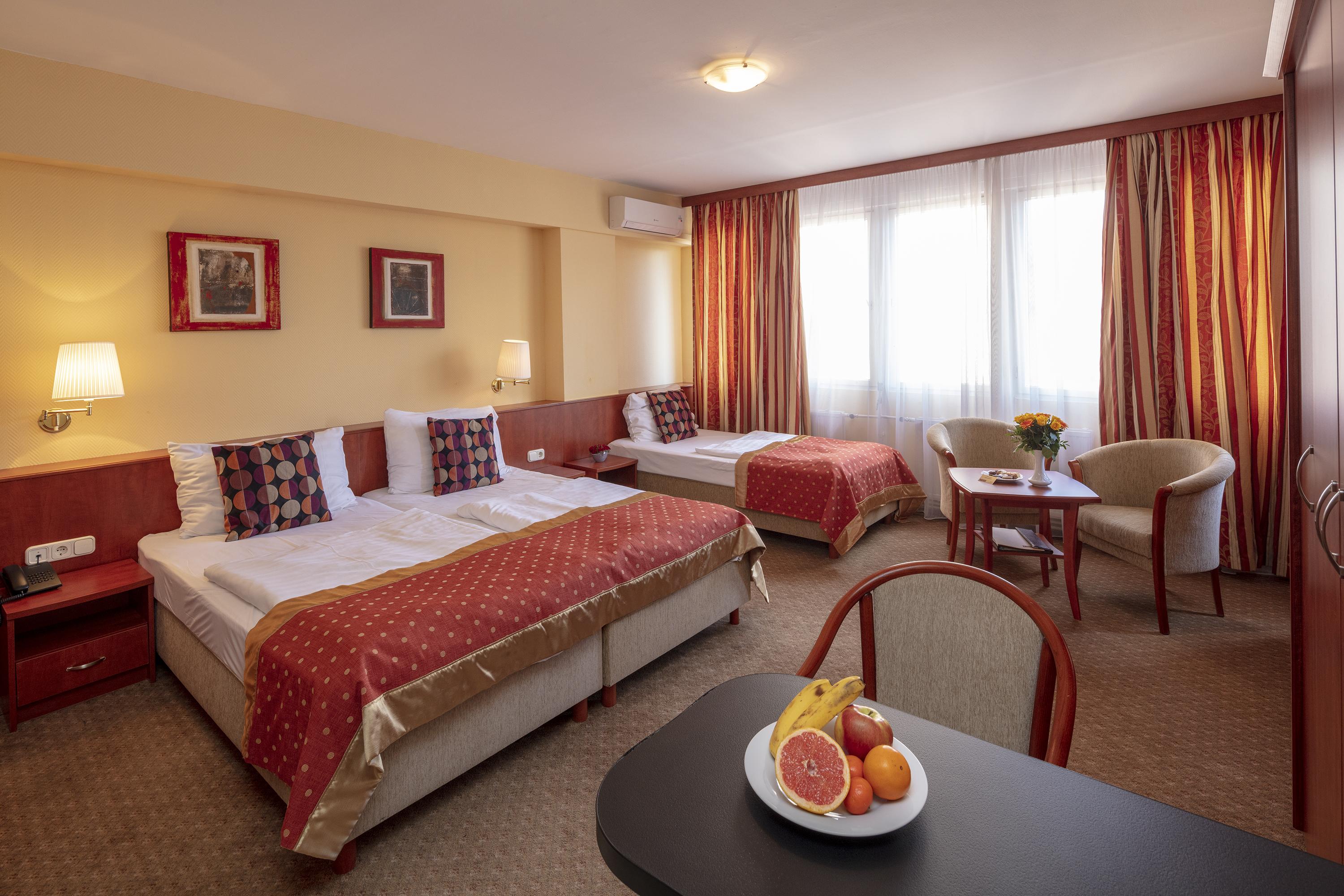 Hotel Charles Βουδαπέστη Εξωτερικό φωτογραφία
